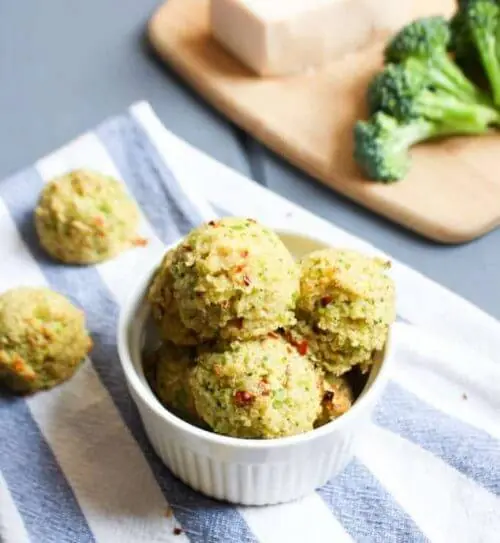 Cheesy Broccoli Quinoa Bites