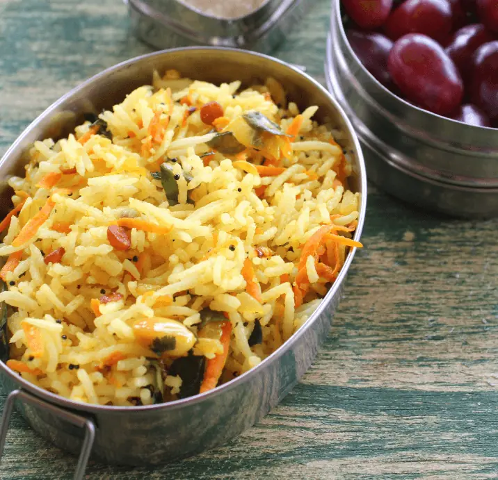 lemon-rice-with-onion-and-carrot-1.png
