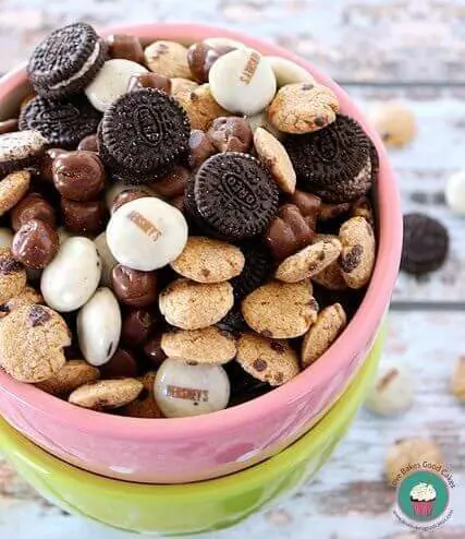 Cookie snack mix