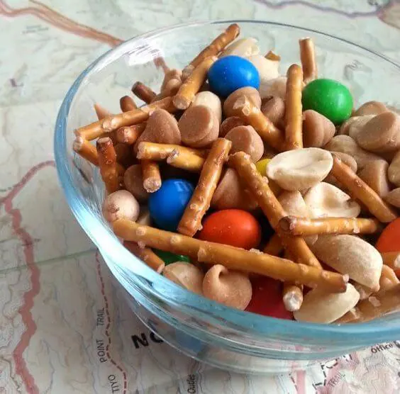crispy-peanut-lovers-trail-mix