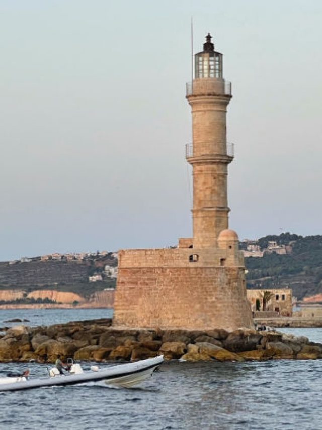 cropped-Chania-Crete-lighthouse-boat-Kids-Are-A-Trip.jpg
