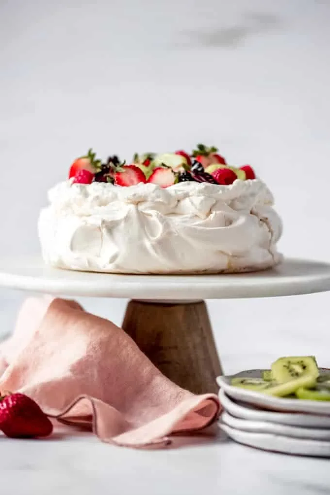 pavlova cake fruit