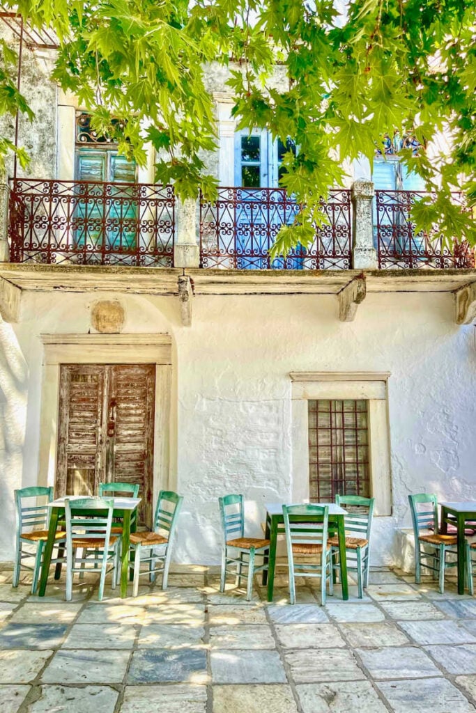 Apeiranthos square chairs balcony