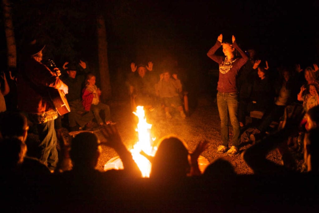 Bar Lazy J Fire Pit Enterntainment