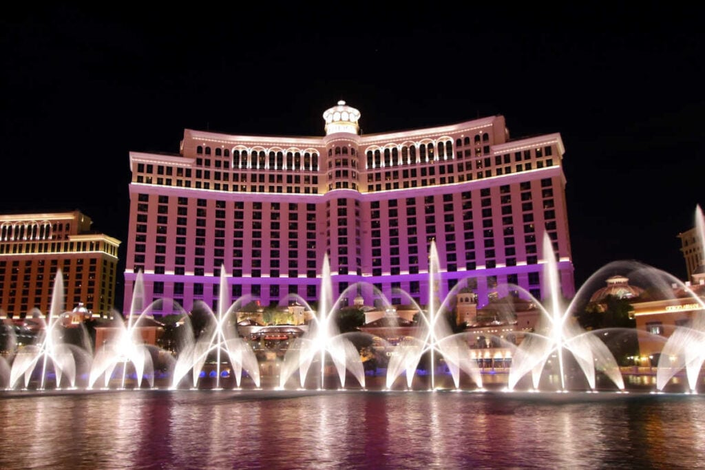 Bellagio night time fountain show