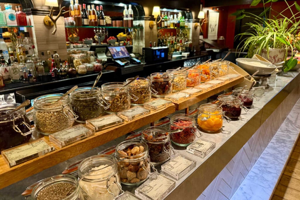 Breakfast Buffet Bar