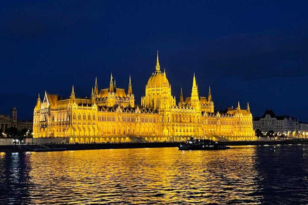 Budapest-at-Night-Kirsten-Maxwell