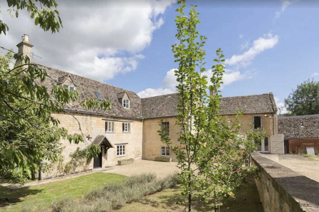 COTSWOLDS FARMHOUSE