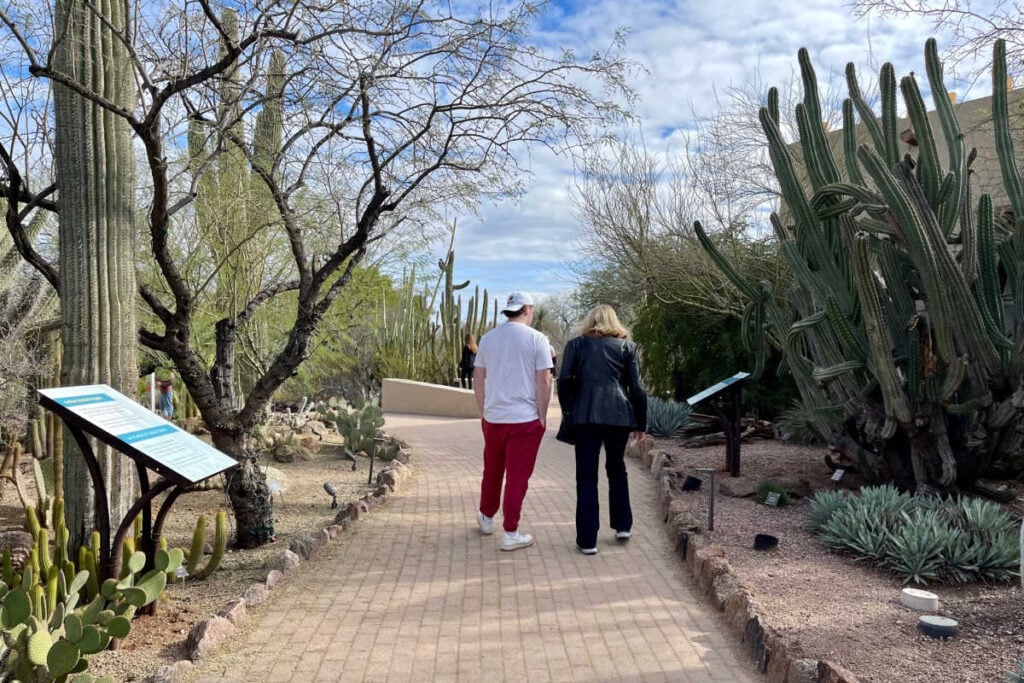 Desert-Botanical-Garden-Scottsdale-with-grandparents