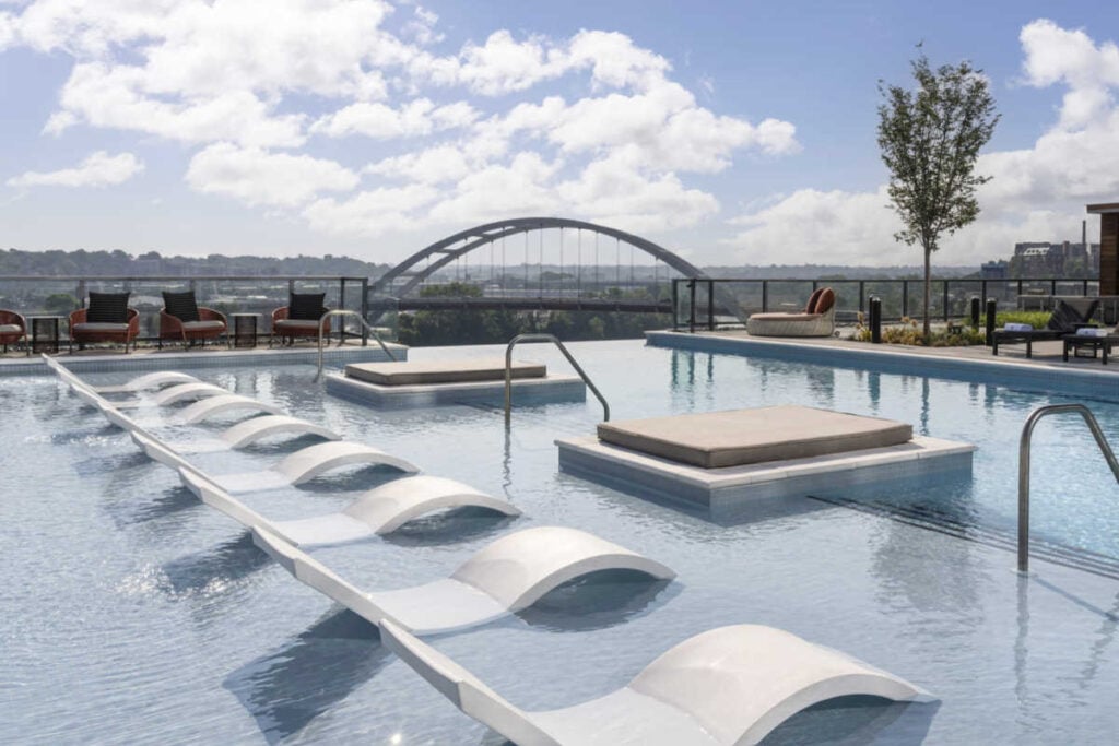 Four Seasons Hotel Nashville pool