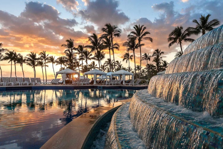 Grand Wailea pool fountain-Multigenerational Vacations