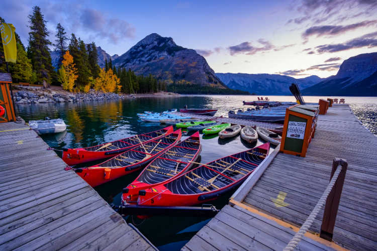 Lake Minnewanka vacation to Banff