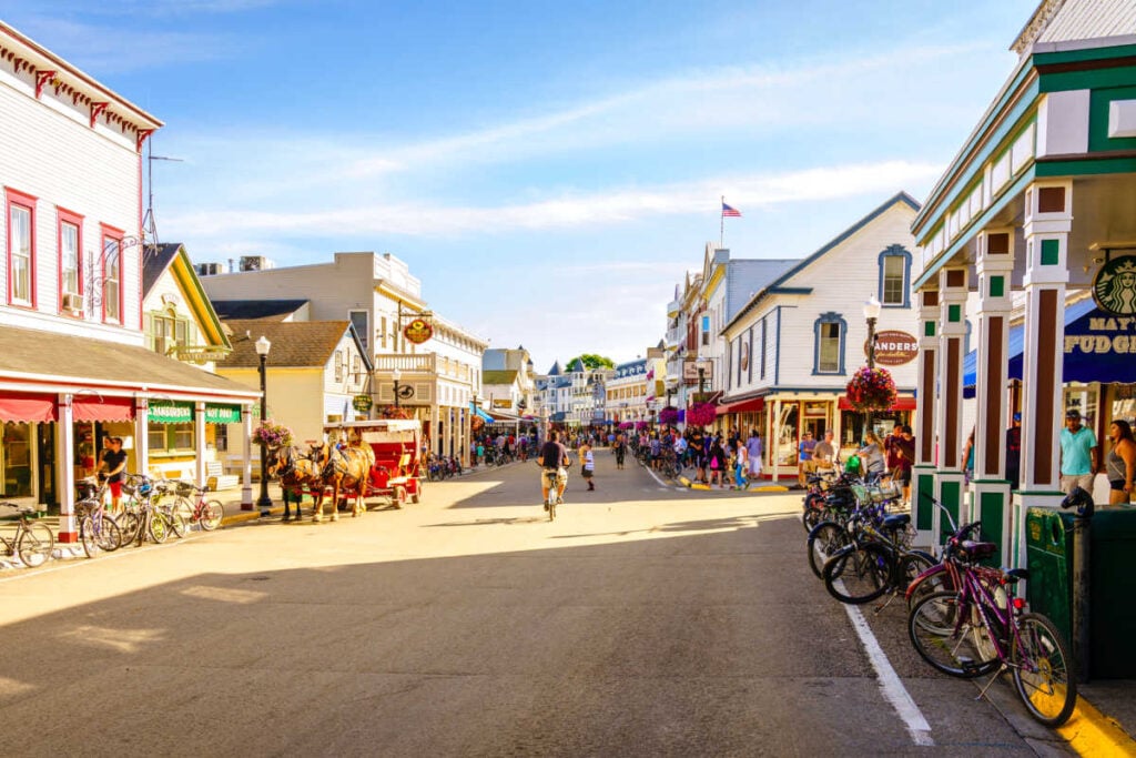 Mackinac Island romantic couples trip Michigan
