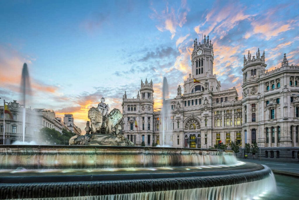 Madrid fountain sunrise