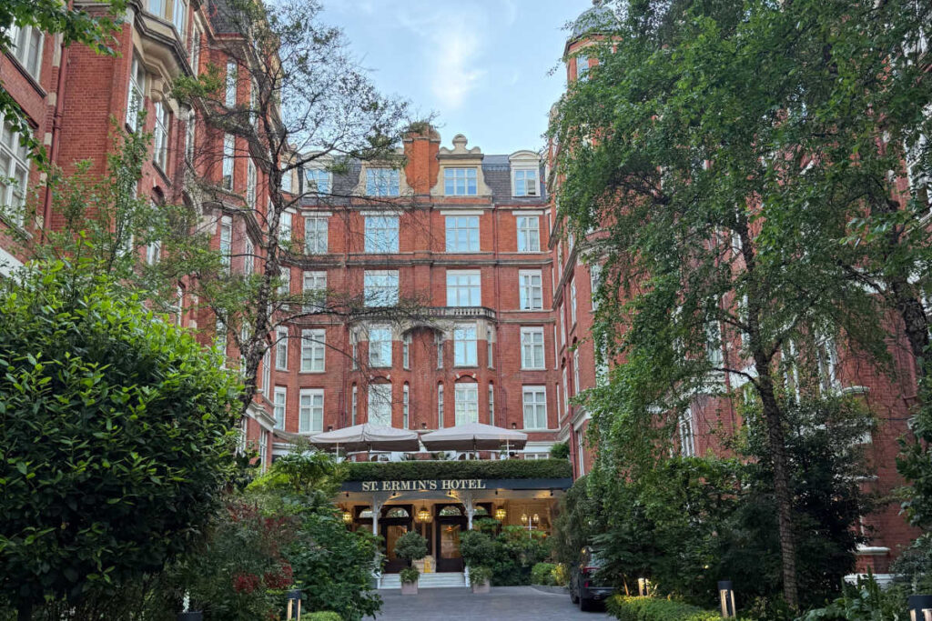 St Ermins Hotel London front driveway