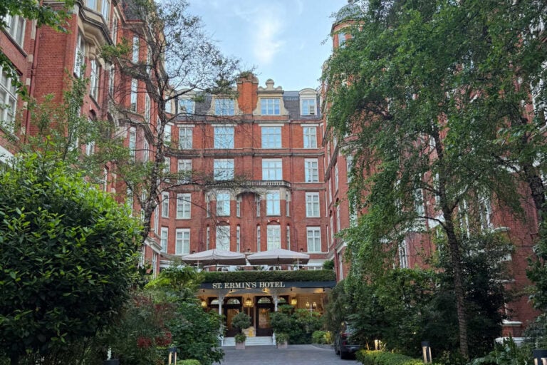 St Ermins Hotel London front driveway