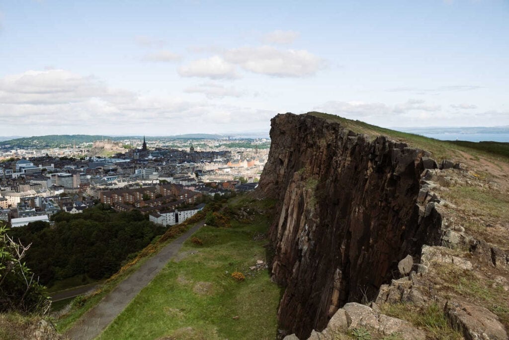 arthurs-seat-edinburgh-city-view