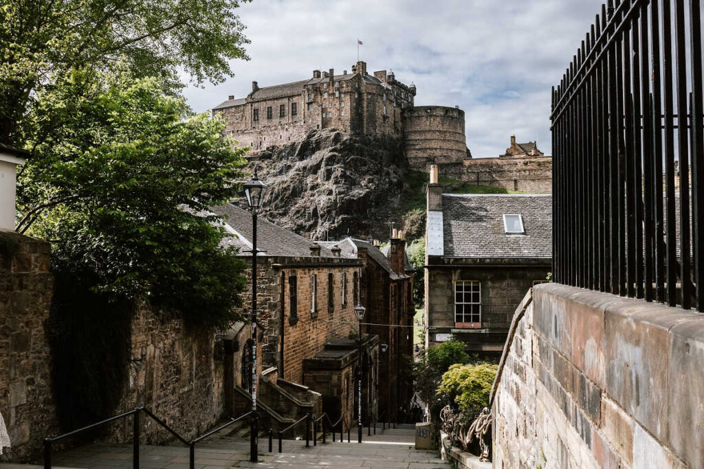 edinburgh-castle-grassmarket