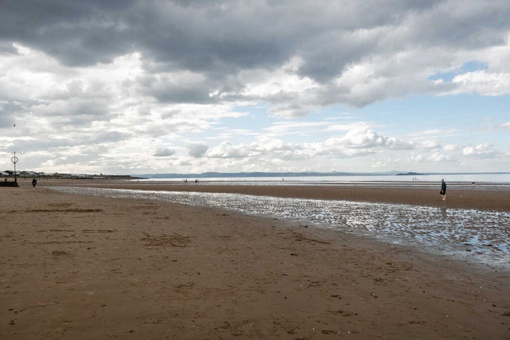 portobello-beach-Edinburgh-Scotland