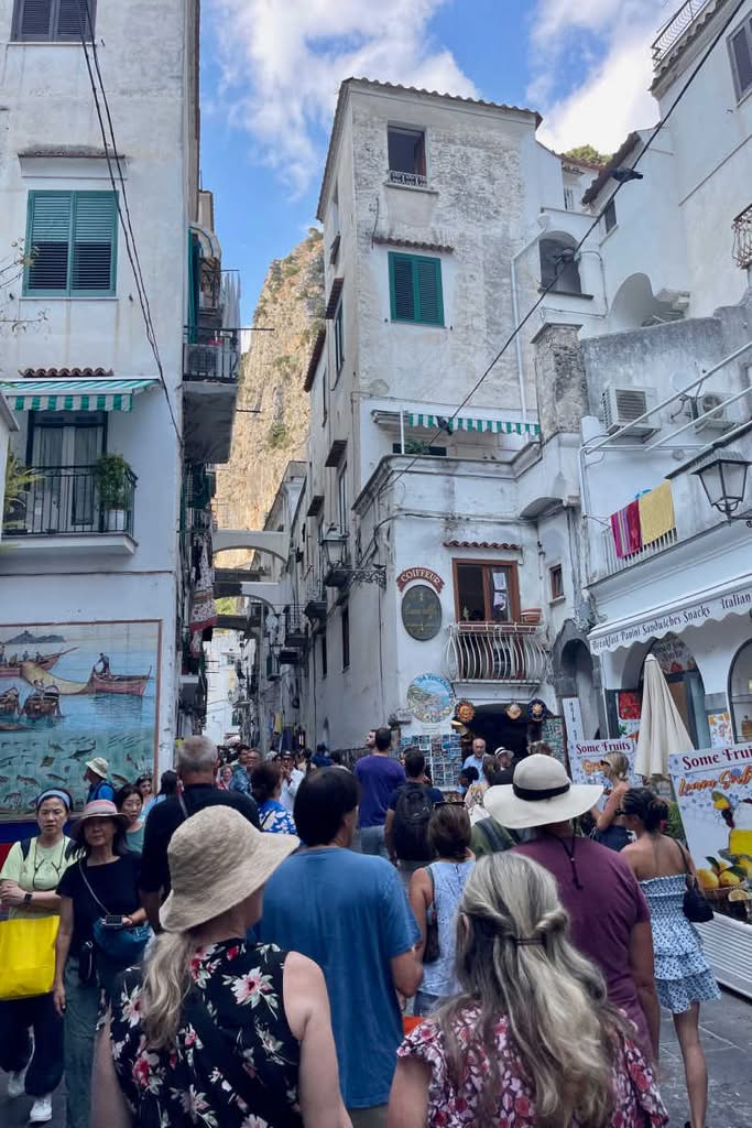 Amalfi crowds