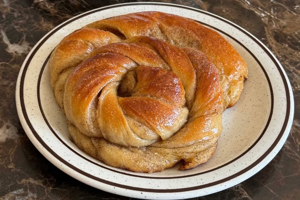 Cardamom bun